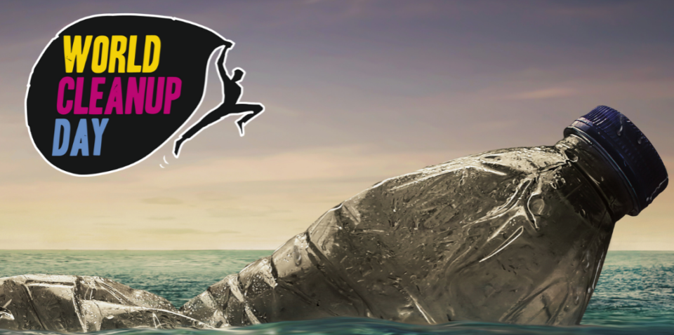 World Cleanup Day 2025 buntes Logo. Plastikflasche schwimmt im Meer.